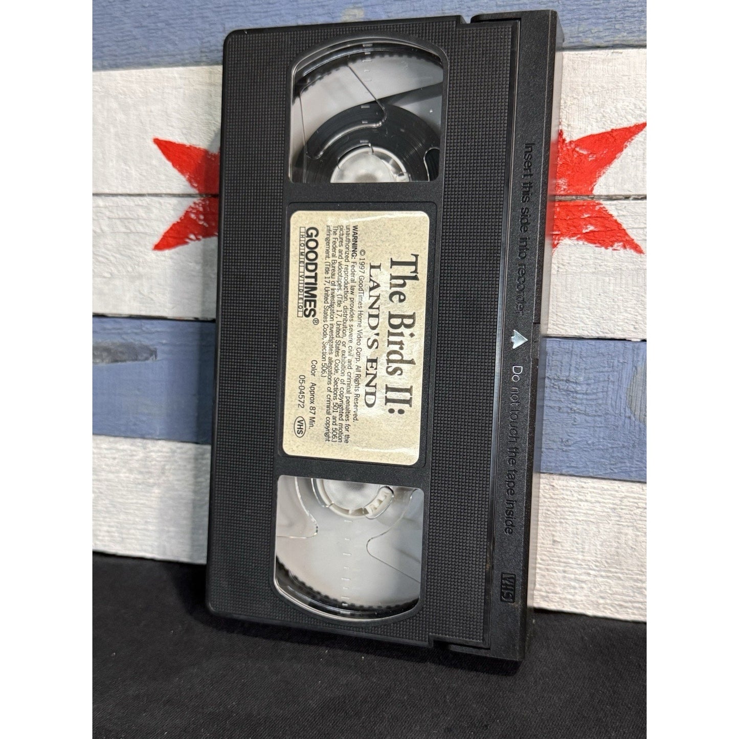 The Birds 2 Lands End - VHS Used