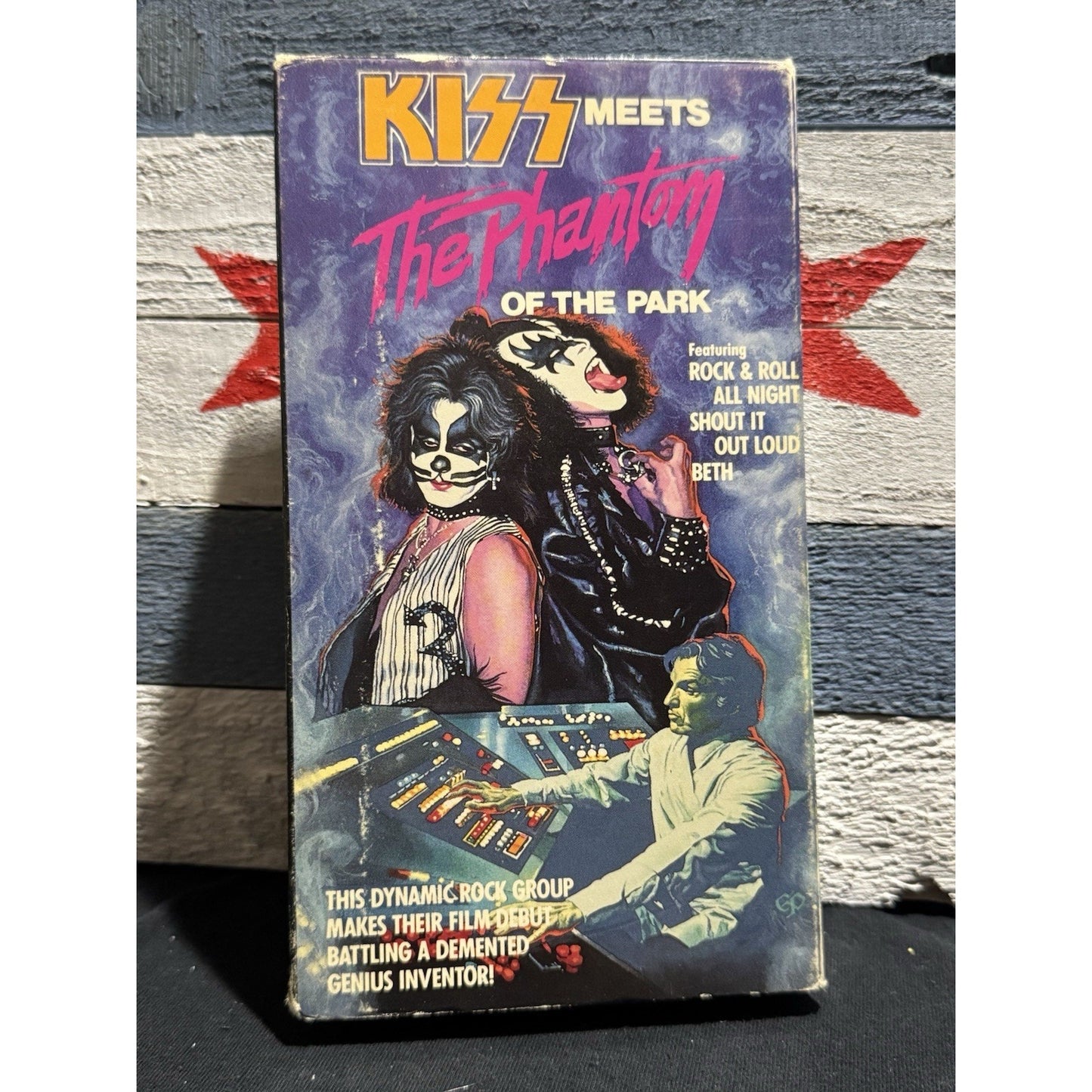 KISS Meets The Phantom of the Park - VHS Used