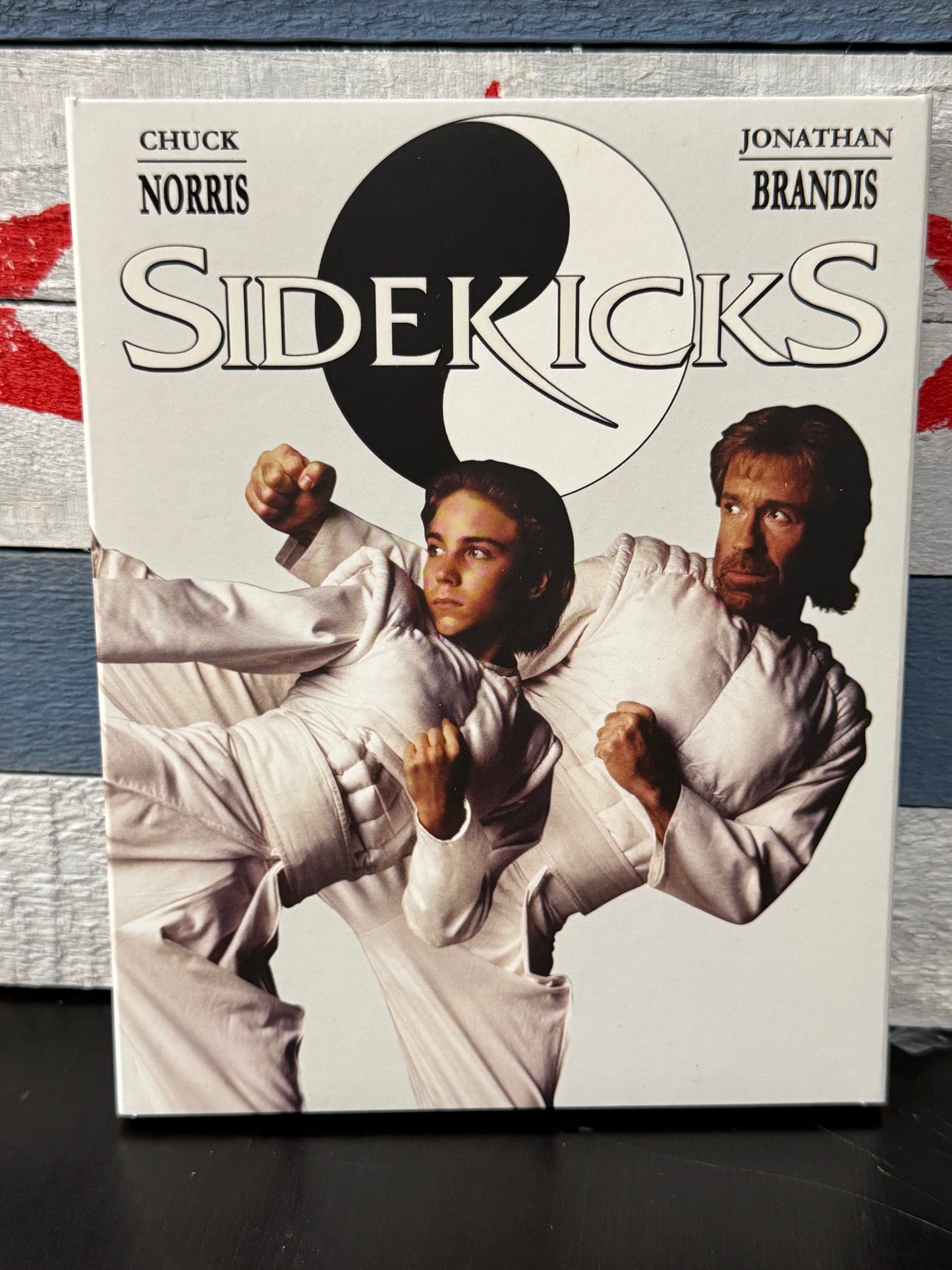 Sidekicks [4K UHD + Blu-ray, Limited Edition Ultra Box] – Vinegar Syndrome