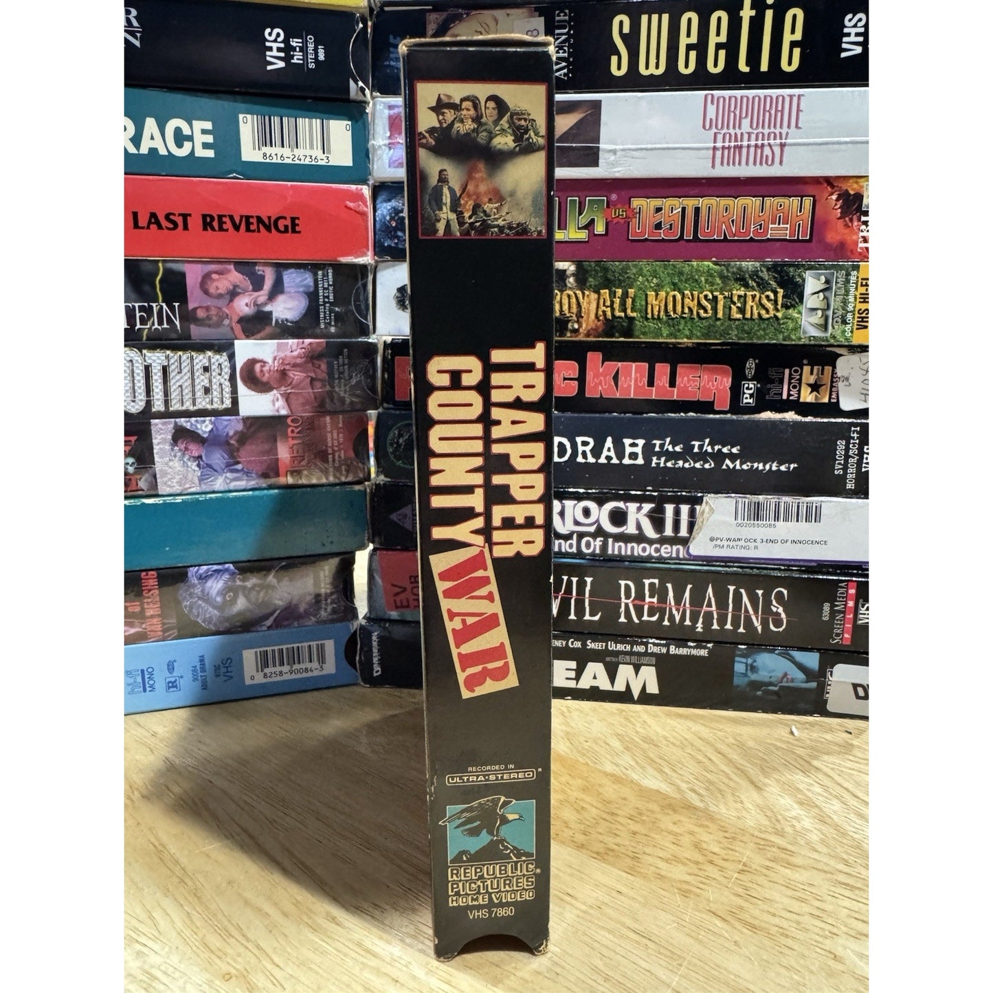 Trapper County War - VHS Used